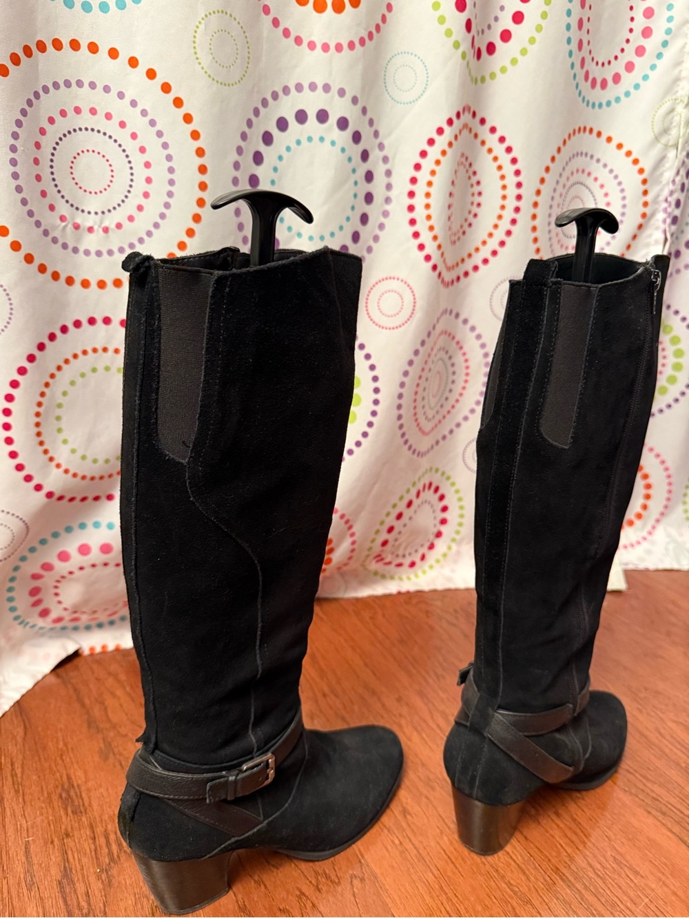 Crown Vintage Black Suede Knee-High Heeled Boots for Women - Picture 5 of 6